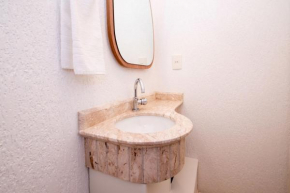 Apto Luxuoso Próx. à Praia de Jurerê SC7646